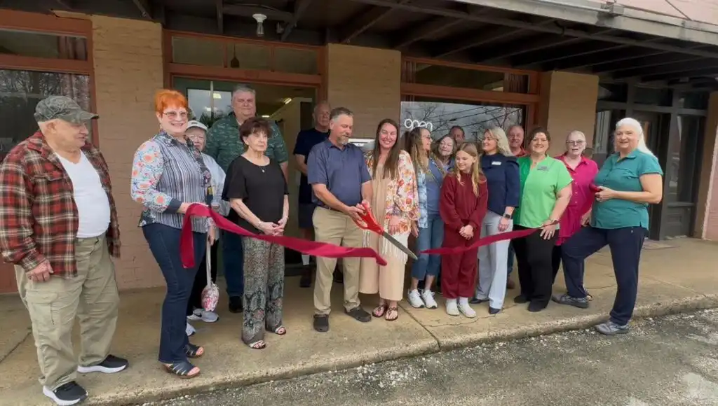 facebook_1774358355108_7442198346265730470RIBBON CUTTING PINES CHIRO MARCH 10 2026